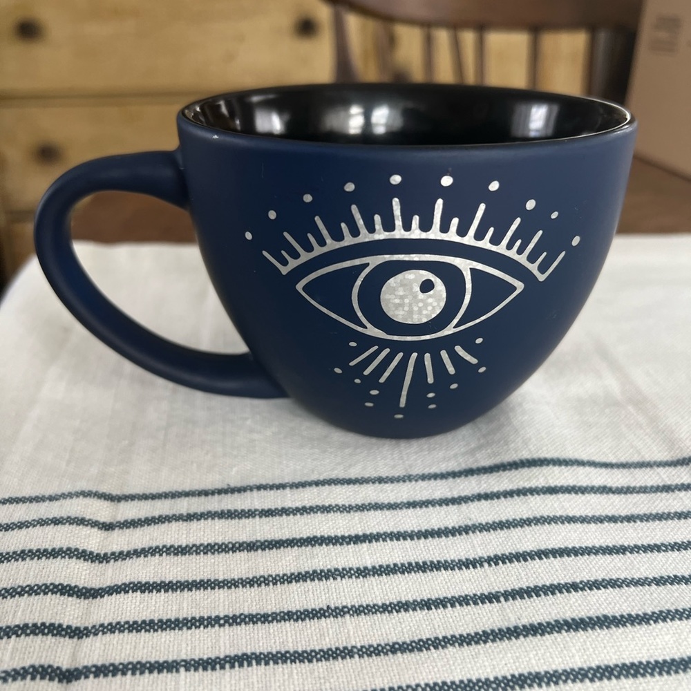 XL 3rd Eye Coffee Mug 18 oz. Matte Navy & Silver Outside         Black Inside